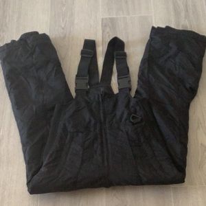 Kids (unisex) snow bib with adjustable straps in size 12